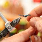 tying a fly on a good vise